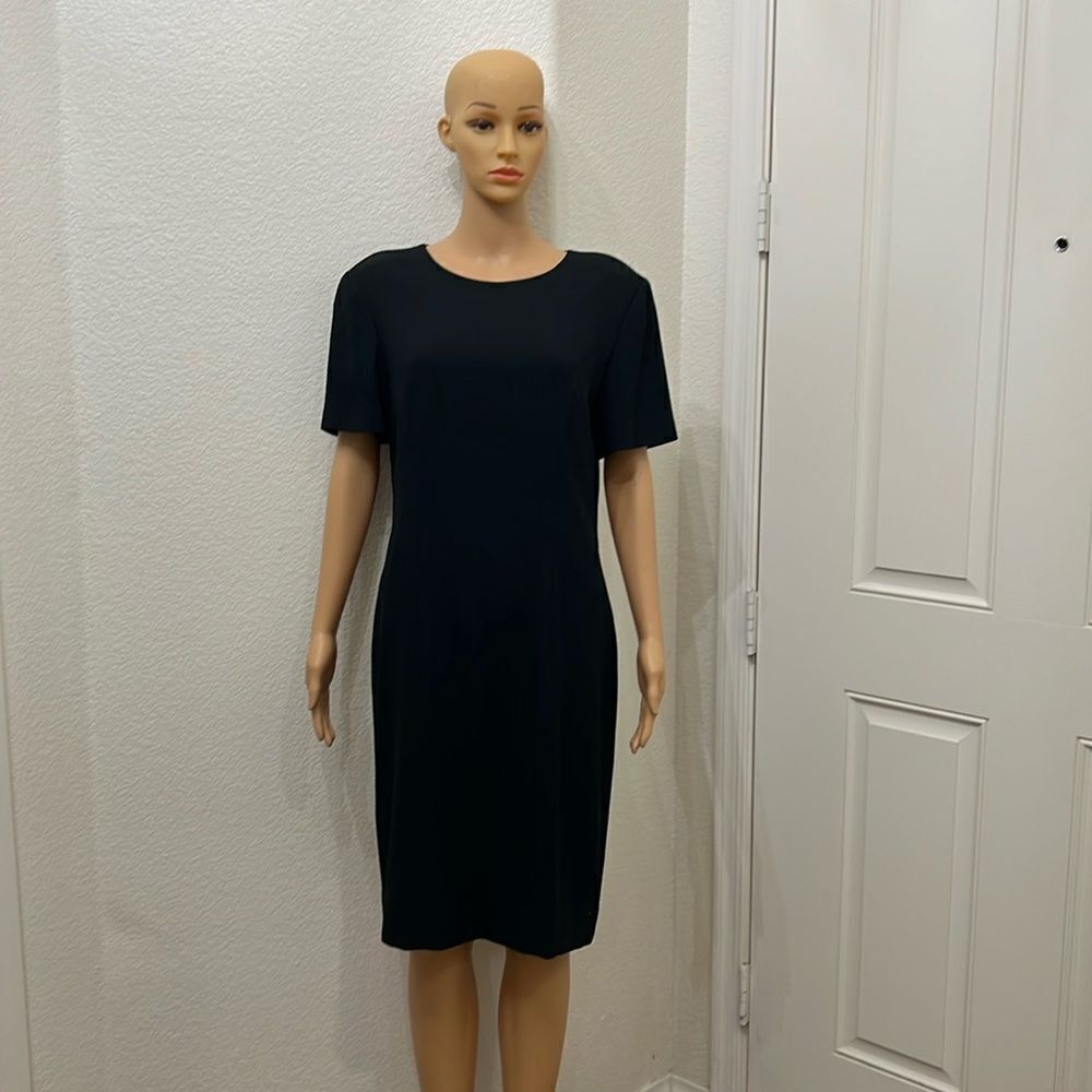 Liz Claiborne Dress Sz   Black Scoop Neck Short Sleeve Midi Zipper Slit Back